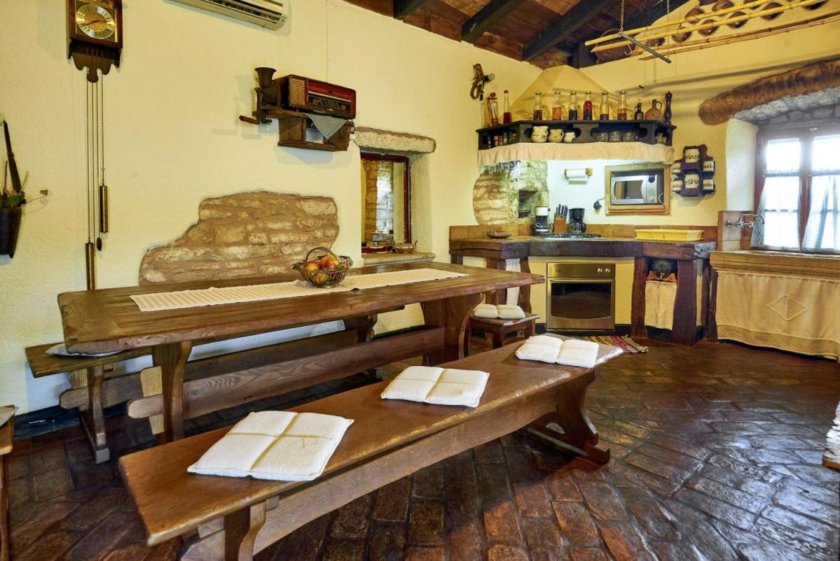 Stara Hiza In Sveti Petar U Sumi Villa Bagian luar foto